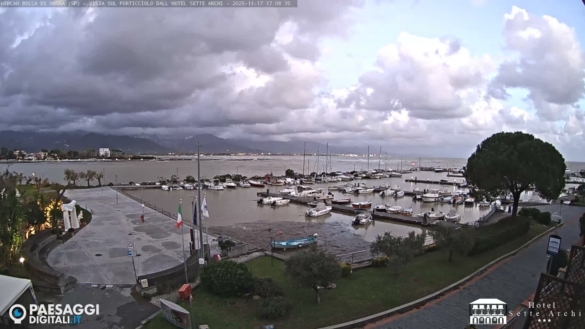  Bocca di Magra Harbor Live Cam - La Spezia, Liguria, Italy