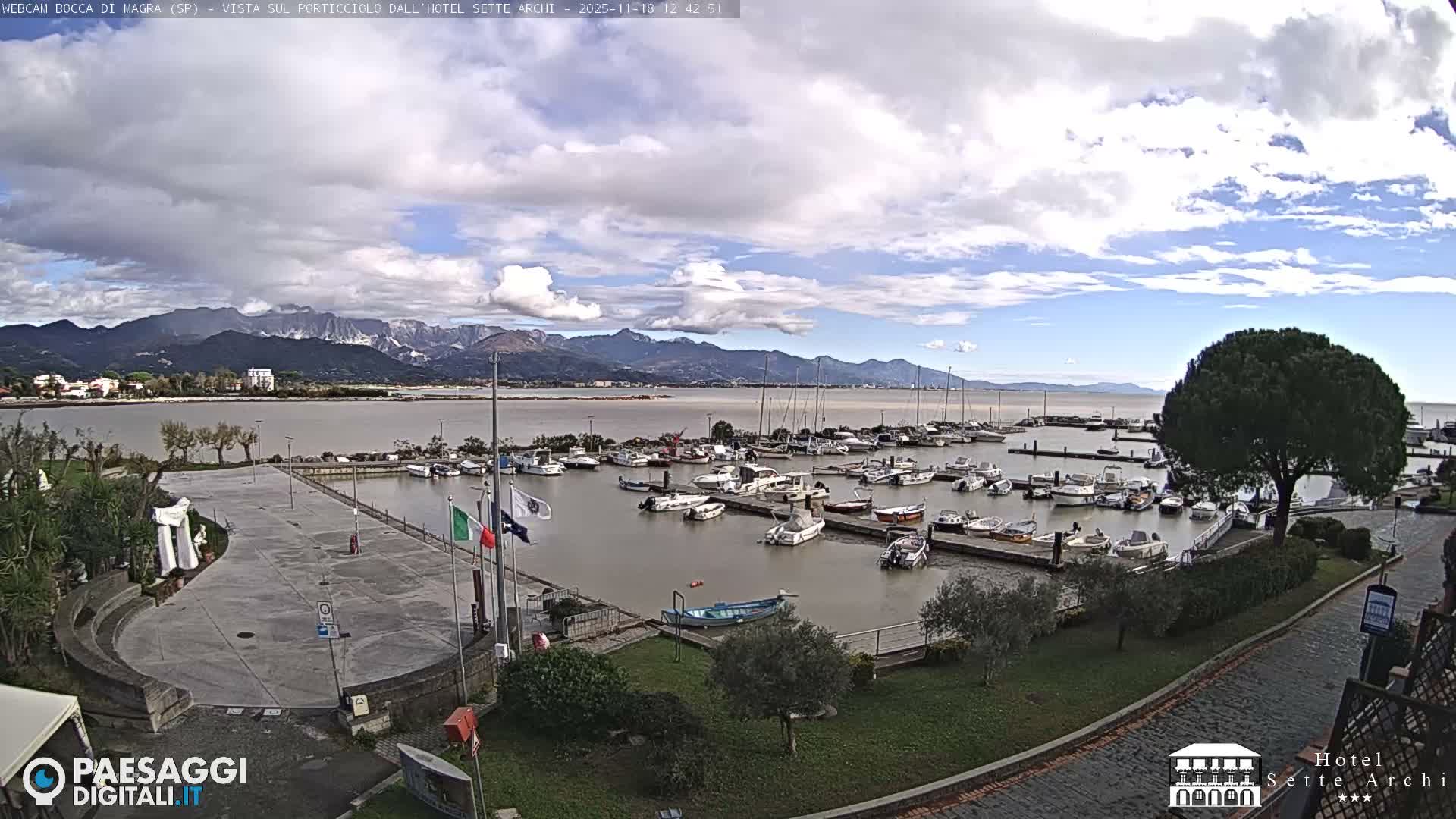  Bocca di Magra Harbor Live Cam - La Spezia, Liguria, Italy