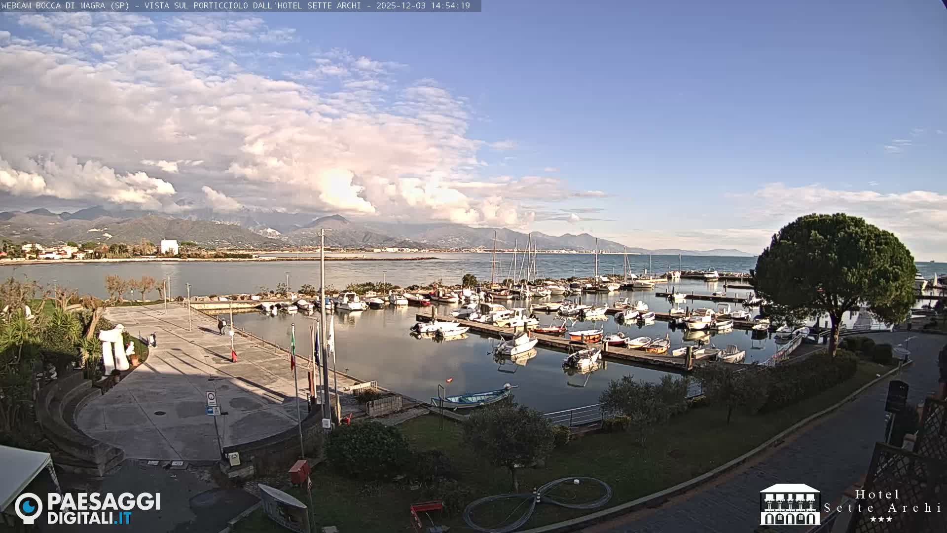  Bocca di Magra Harbor Live Cam - La Spezia, Liguria, Italy