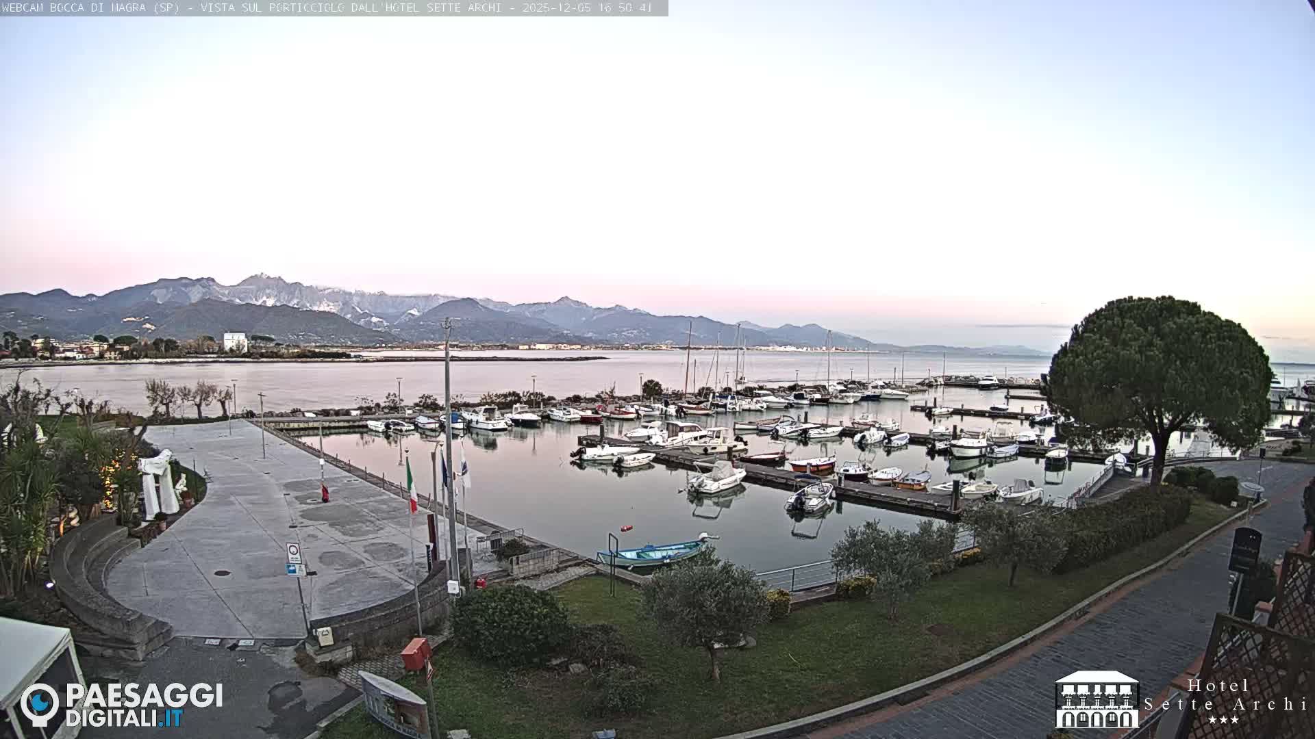  Bocca di Magra Harbor Live Cam - La Spezia, Liguria, Italy