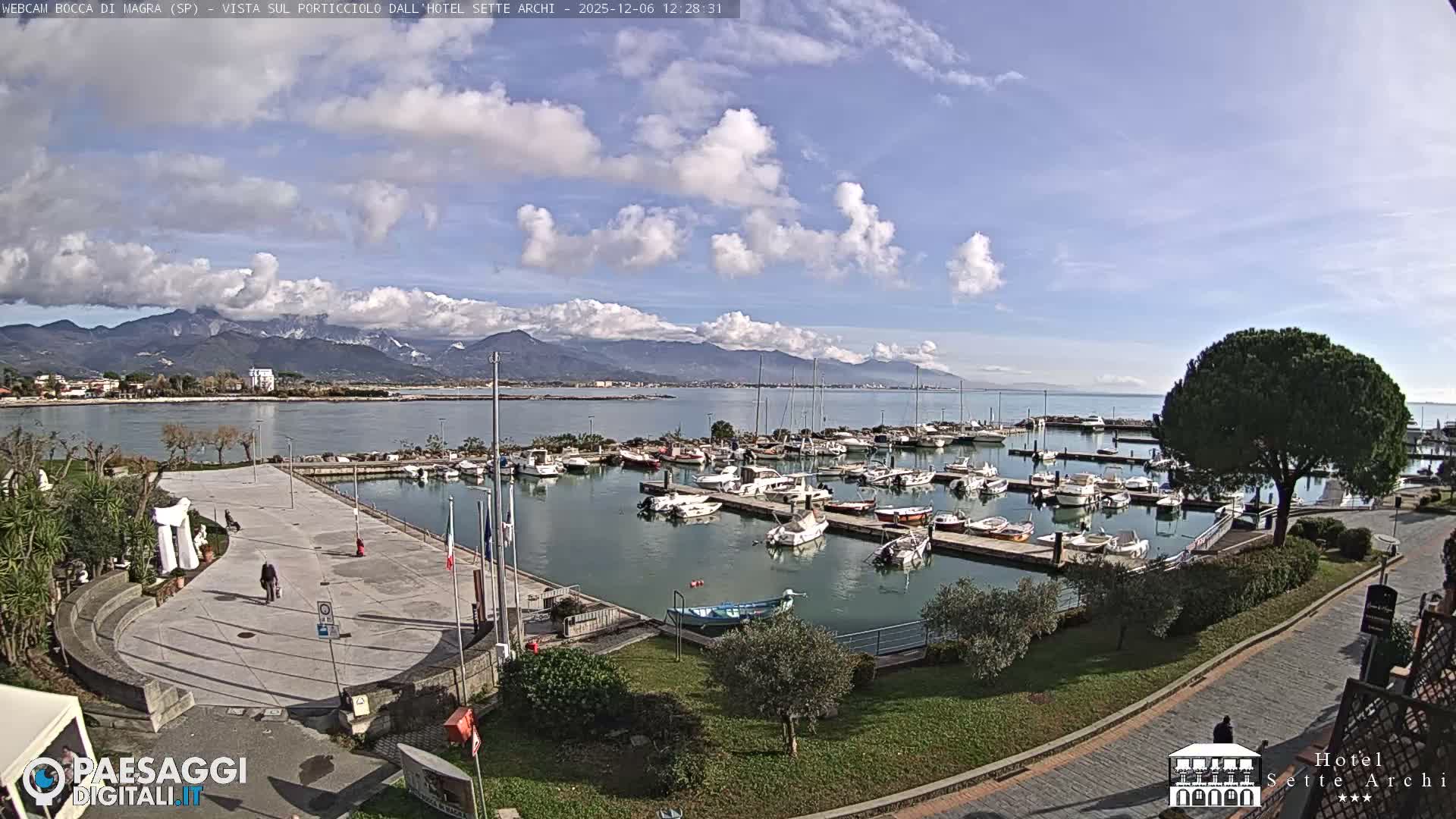  Bocca di Magra Harbor Live Cam - La Spezia, Liguria, Italy