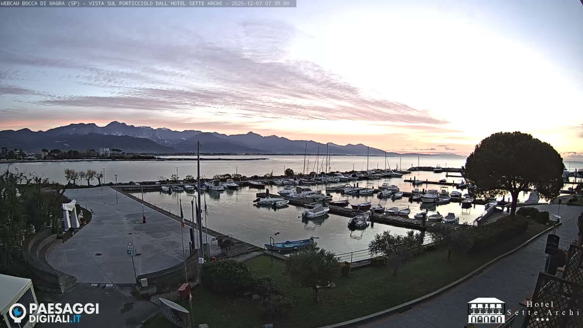  Bocca di Magra Harbor Live Cam - La Spezia, Liguria, Italy