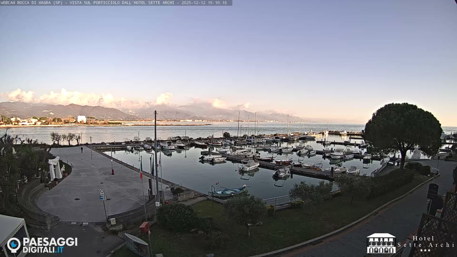  Bocca di Magra Harbor Live Cam - La Spezia, Liguria, Italy