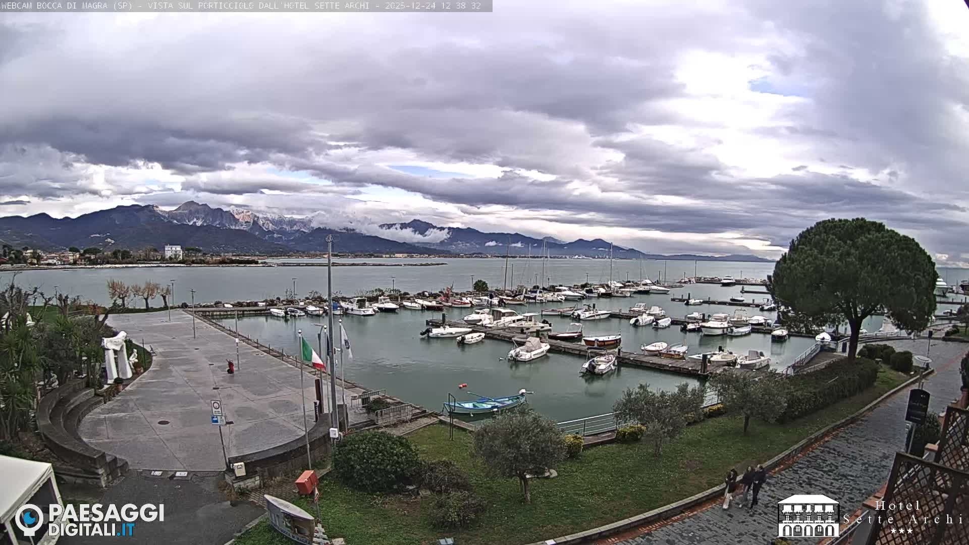  Bocca di Magra Harbor Live Cam - La Spezia, Liguria, Italy