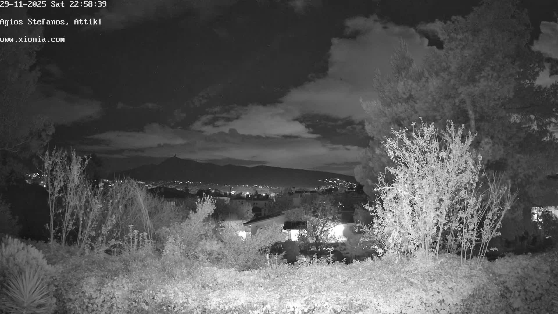 Dionysos, Agios Stefanos Skyline & Mount Pentelicus (Pentéli Óros) Live Cam  - Dasos Kouremenou, Ágios Stéfanos, Diónysos, East Attica (Anatolikís Attikís) , Athens (Athína), Attica (Attikí), Greece