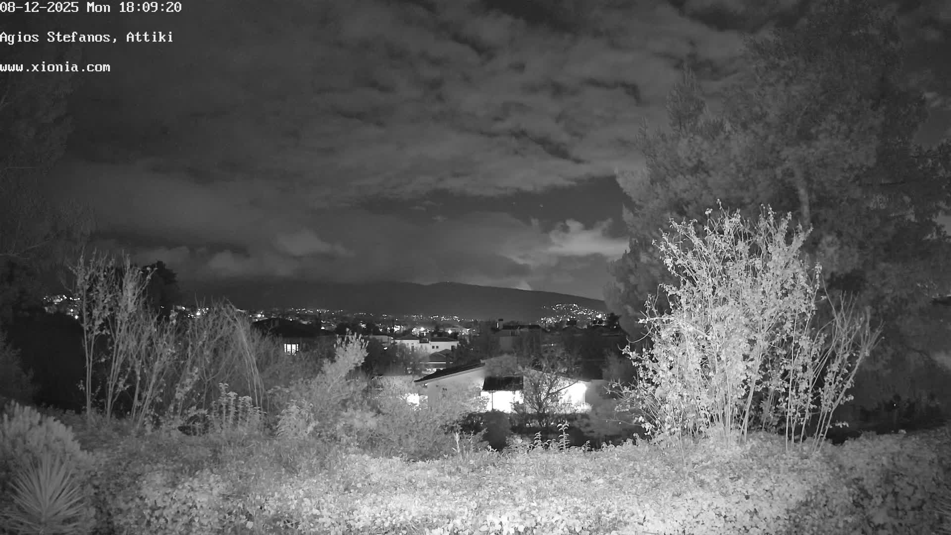 Dionysos, Agios Stefanos Skyline & Mount Pentelicus (Pentéli Óros) Live Cam  - Dasos Kouremenou, Ágios Stéfanos, Diónysos, East Attica (Anatolikís Attikís) , Athens (Athína), Attica (Attikí), Greece