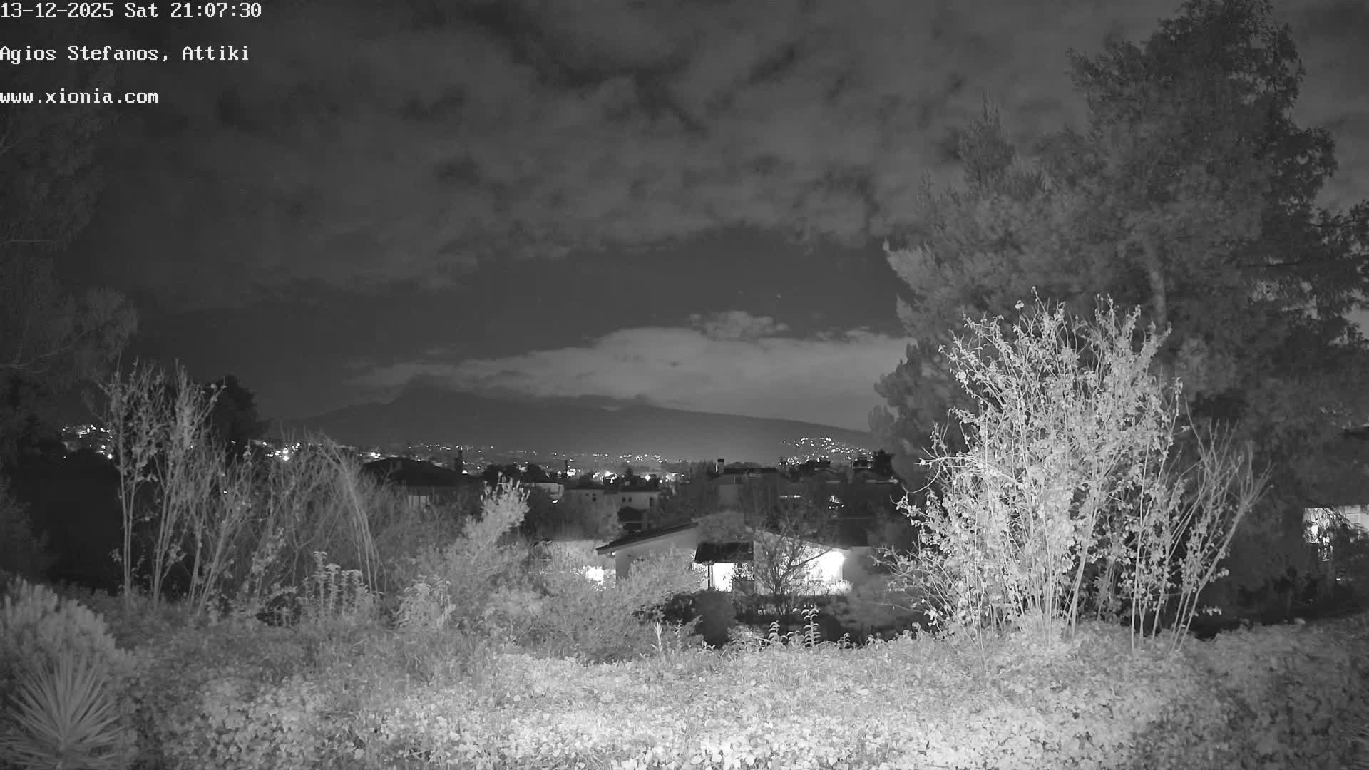 Dionysos, Agios Stefanos Skyline & Mount Pentelicus (Pentéli Óros) Live Cam  - Dasos Kouremenou, Ágios Stéfanos, Diónysos, East Attica (Anatolikís Attikís) , Athens (Athína), Attica (Attikí), Greece