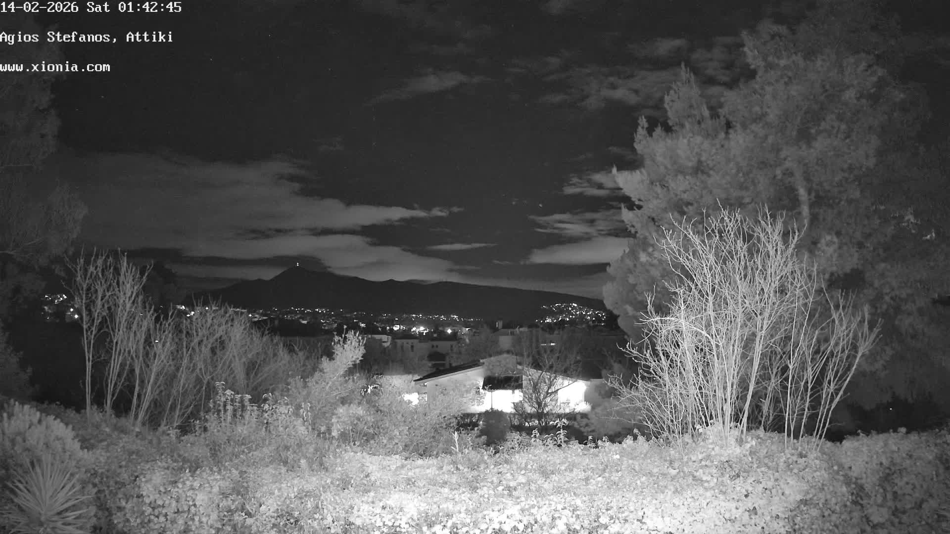 Dionysos, Agios Stefanos Skyline & Mount Pentelicus (Pentéli Óros) Live Cam  - Dasos Kouremenou, Ágios Stéfanos, Diónysos, East Attica (Anatolikís Attikís) , Athens (Athína), Attica (Attikí), Greece