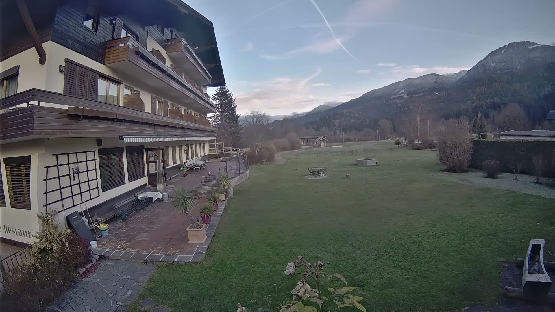 Berg im Drautal, GolfHotel Berghof & Drautalgolf Field Live Cam - Tratten, Berg im Drautal, Spittal an der Drau, Carinthia, Austria