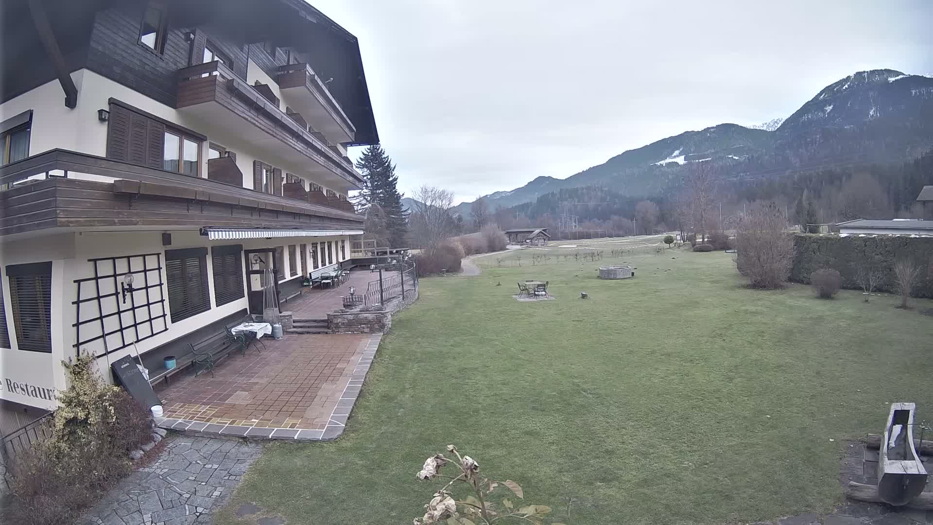 Berg im Drautal, GolfHotel Berghof & Drautalgolf Field Live Cam - Tratten, Berg im Drautal, Spittal an der Drau, Carinthia, Austria