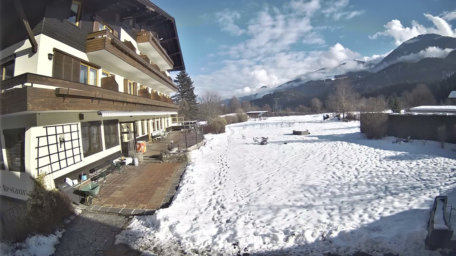 Berg im Drautal, GolfHotel Berghof & Drautalgolf Field Live Cam - Tratten, Berg im Drautal, Spittal an der Drau, Carinthia, Austria