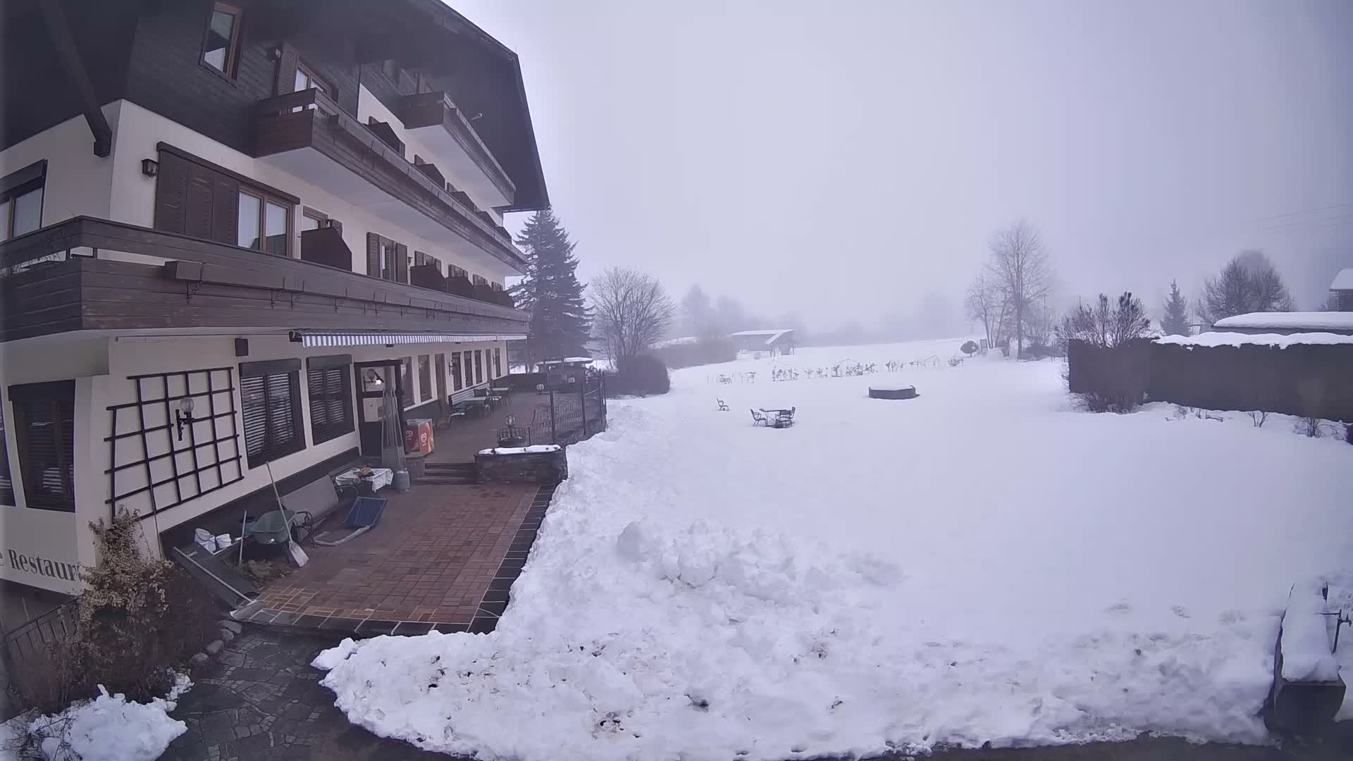 Berg im Drautal, GolfHotel Berghof & Drautalgolf Field Live Cam - Tratten, Berg im Drautal, Spittal an der Drau, Carinthia, Austria