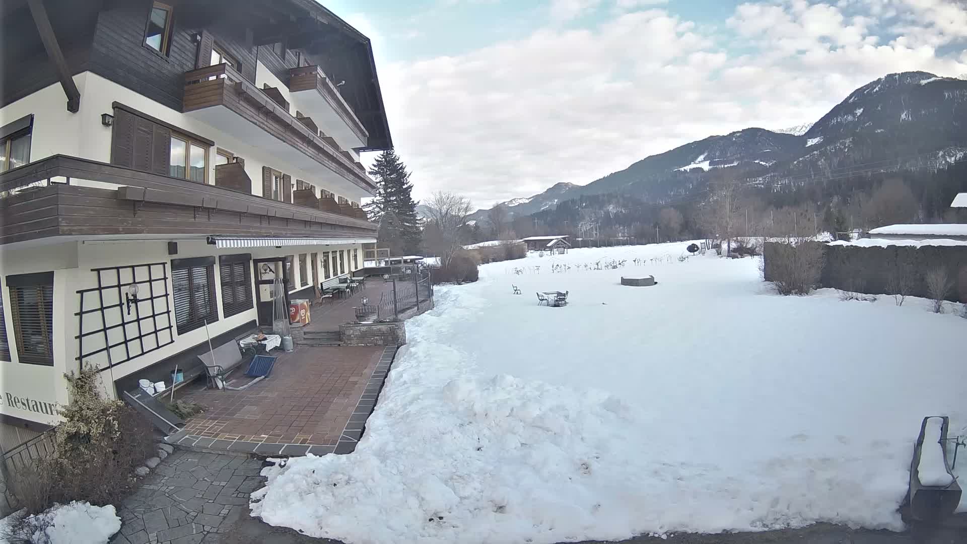 Berg im Drautal, GolfHotel Berghof & Drautalgolf Field Live Cam - Tratten, Berg im Drautal, Spittal an der Drau, Carinthia, Austria