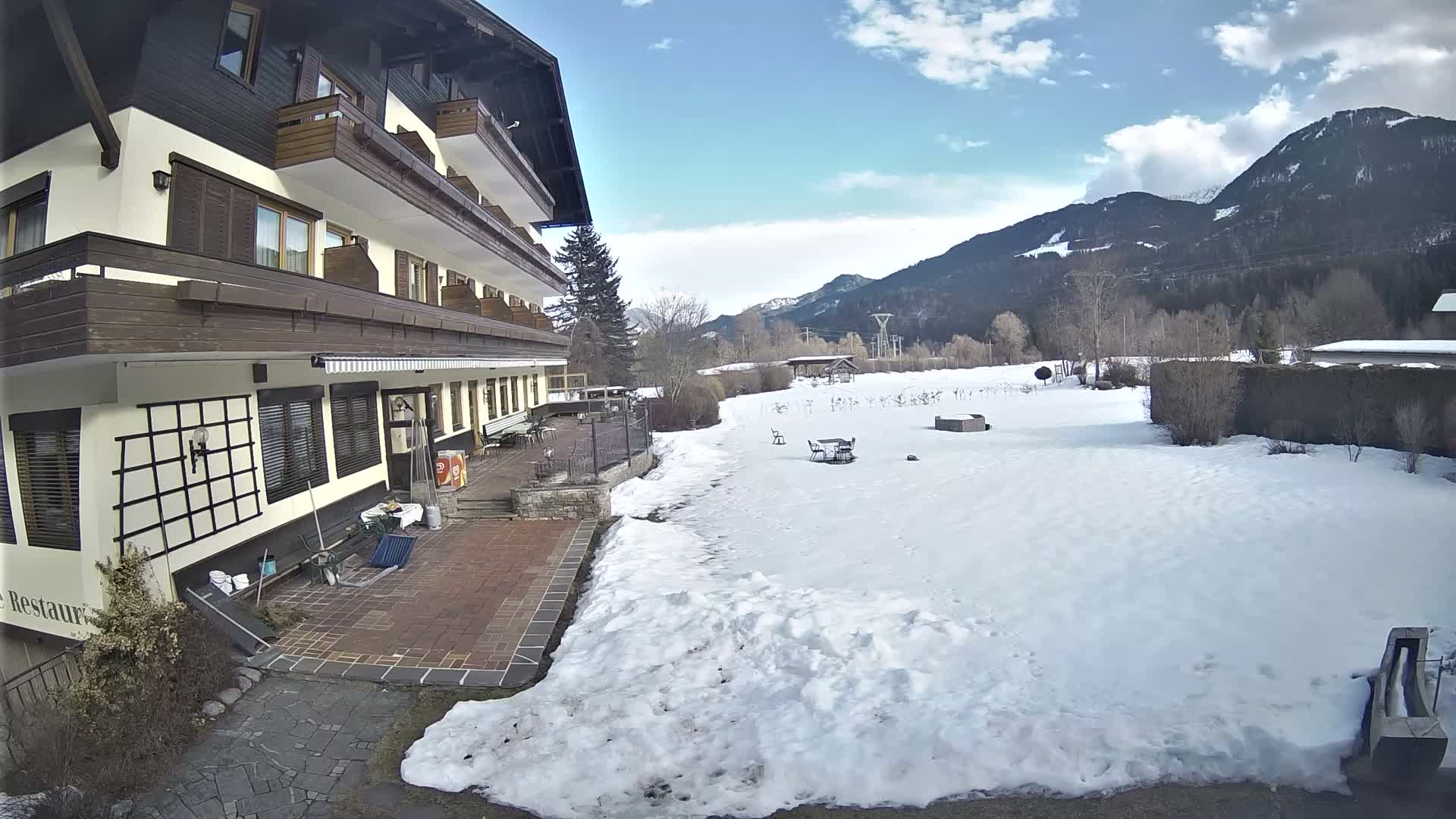 Berg im Drautal, GolfHotel Berghof & Drautalgolf Field Live Cam - Tratten, Berg im Drautal, Spittal an der Drau, Carinthia, Austria
