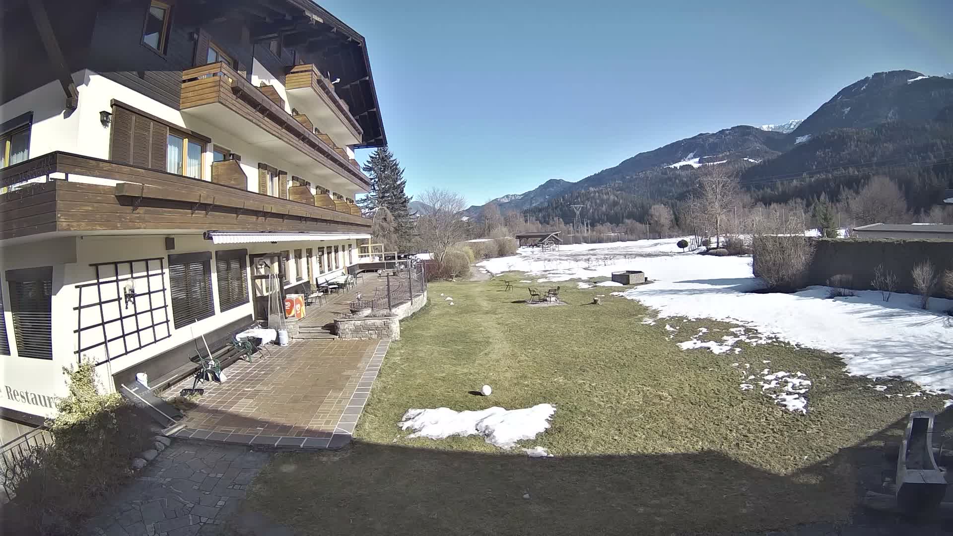 Berg im Drautal, GolfHotel Berghof & Drautalgolf Field Live Cam - Tratten, Berg im Drautal, Spittal an der Drau, Carinthia, Austria