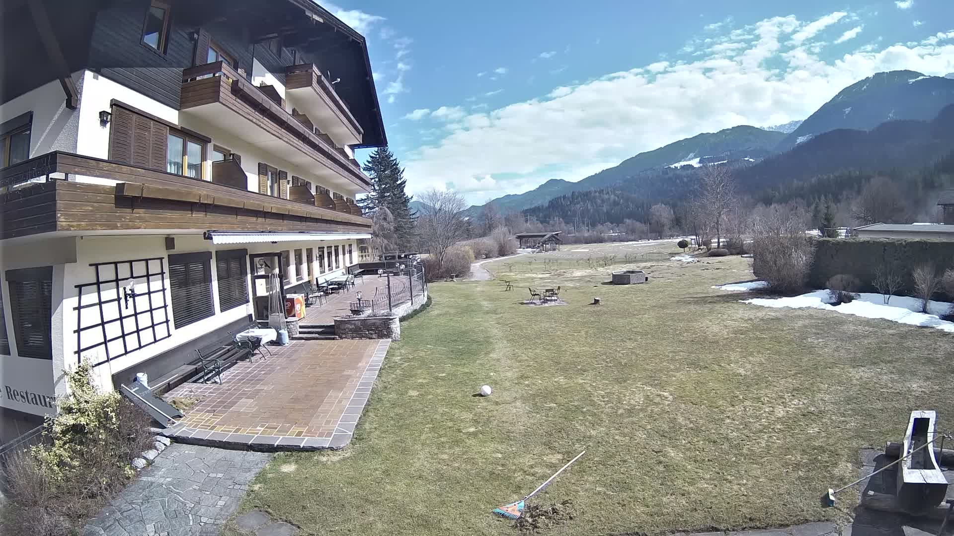Berg im Drautal, GolfHotel Berghof & Drautalgolf Field Live Cam - Tratten, Berg im Drautal, Spittal an der Drau, Carinthia, Austria