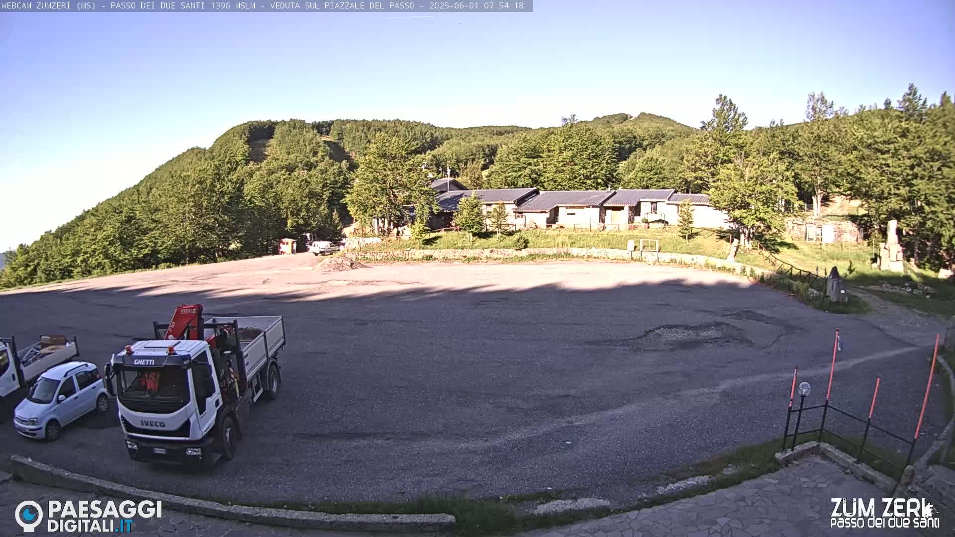  Zum Zeri Two Saints Pass in Lunigiana Live Cam - Massa & Carrara, Tuscany, Italy