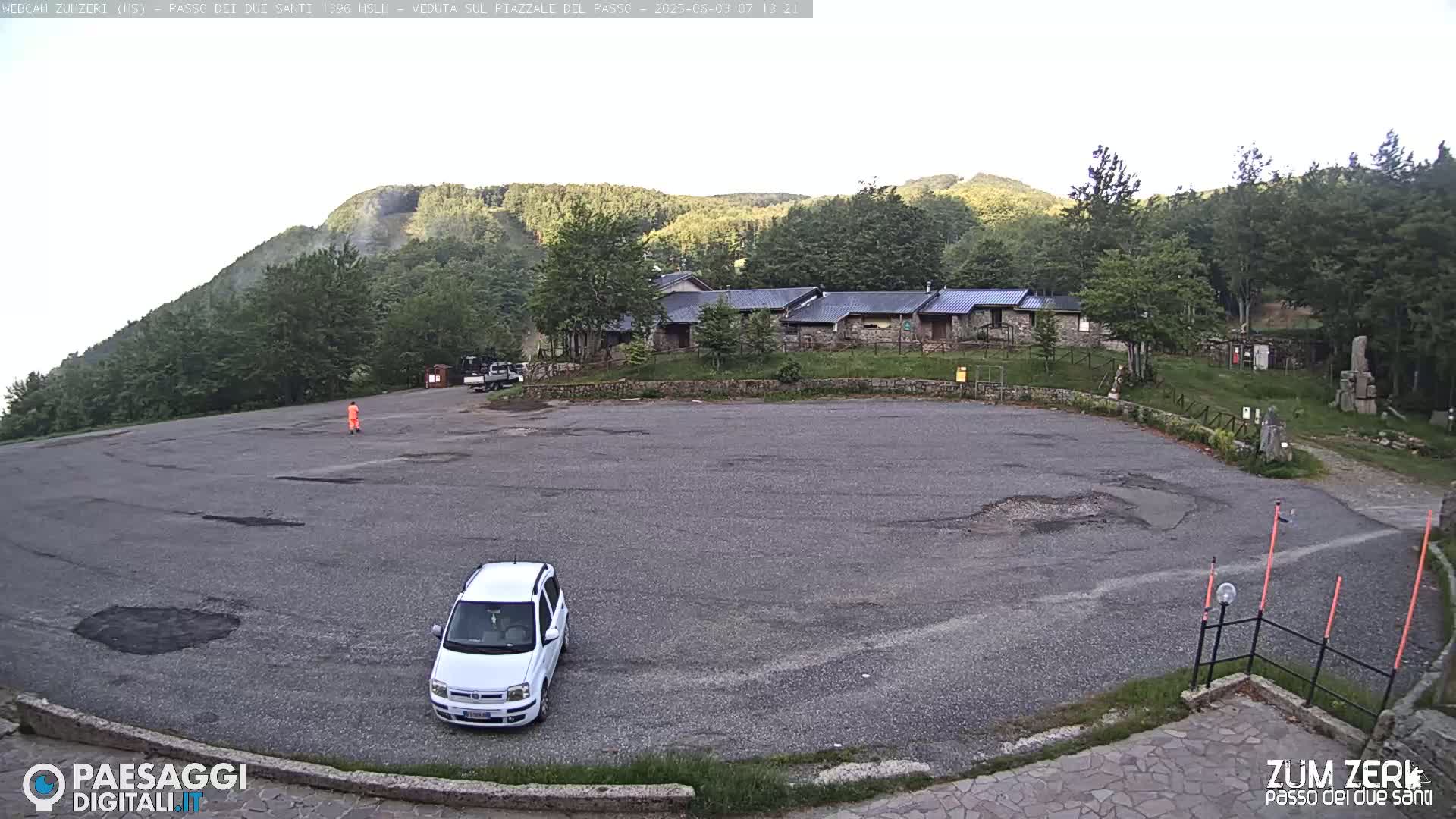  Zum Zeri Two Saints Pass in Lunigiana Live Cam - Massa & Carrara, Tuscany, Italy