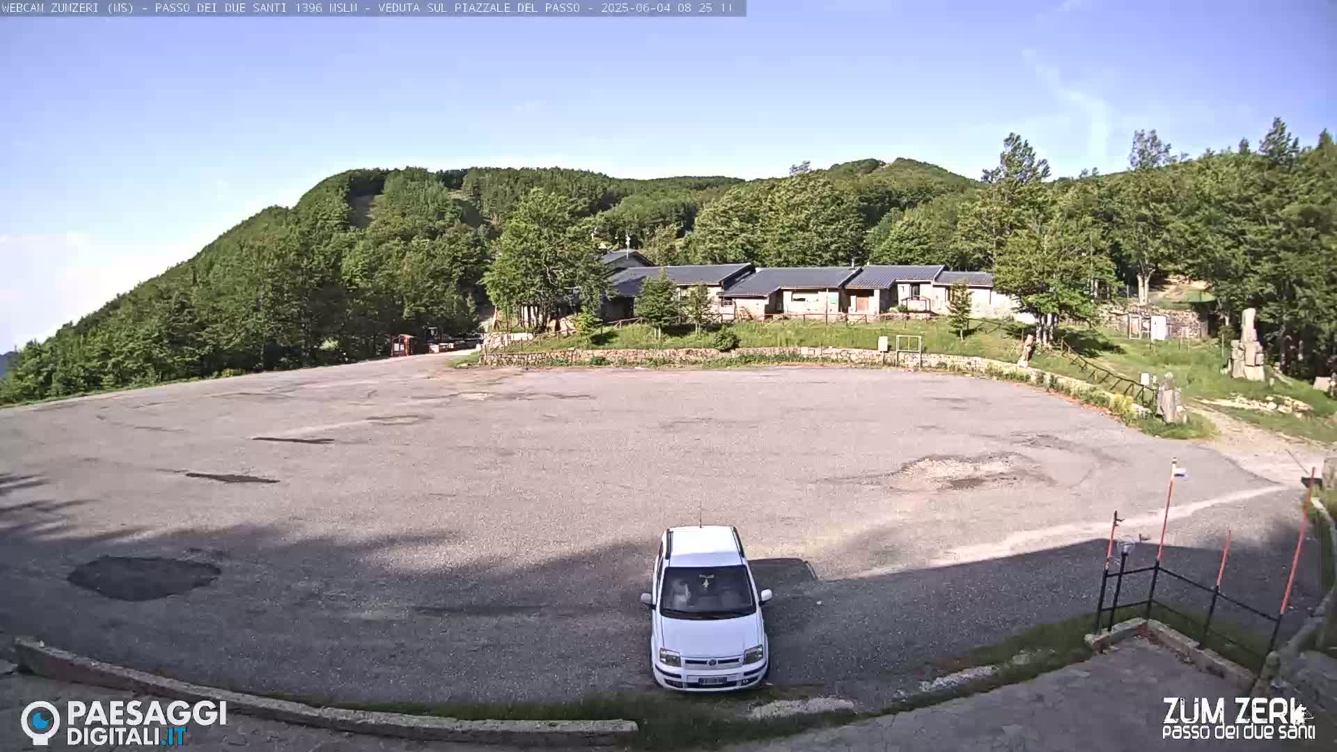  Zum Zeri Two Saints Pass in Lunigiana Live Cam - Massa & Carrara, Tuscany, Italy