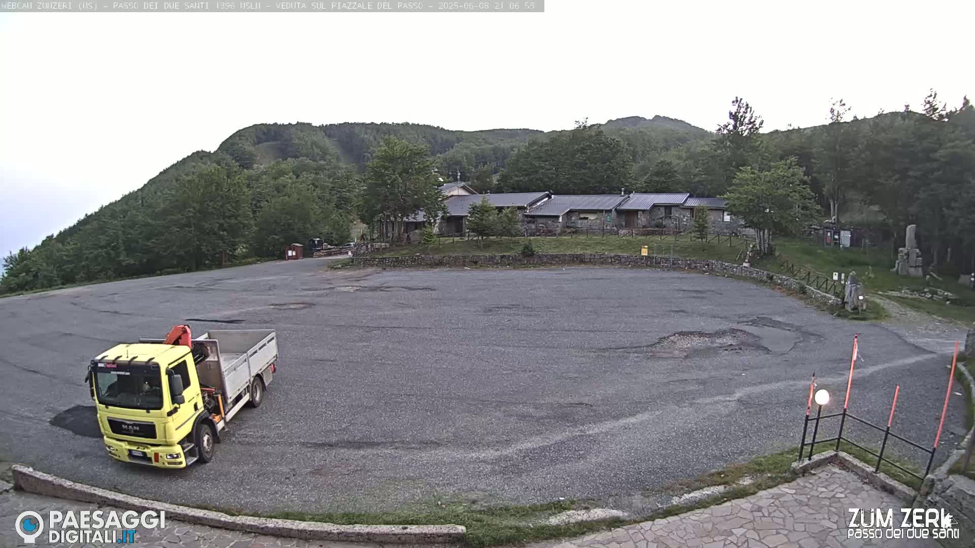  Zum Zeri Two Saints Pass in Lunigiana Live Cam - Massa & Carrara, Tuscany, Italy