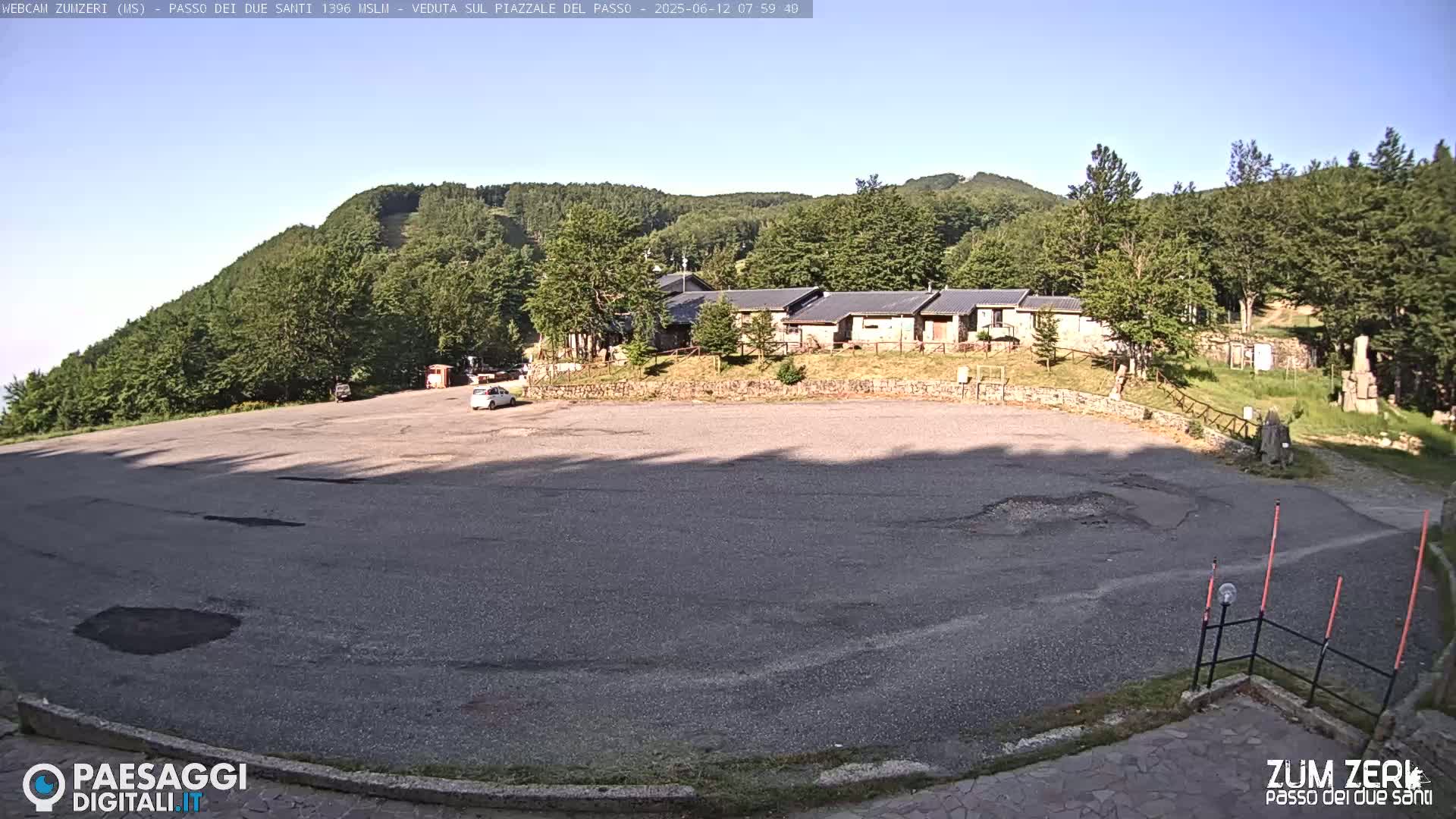  Zum Zeri Two Saints Pass in Lunigiana Live Cam - Massa & Carrara, Tuscany, Italy