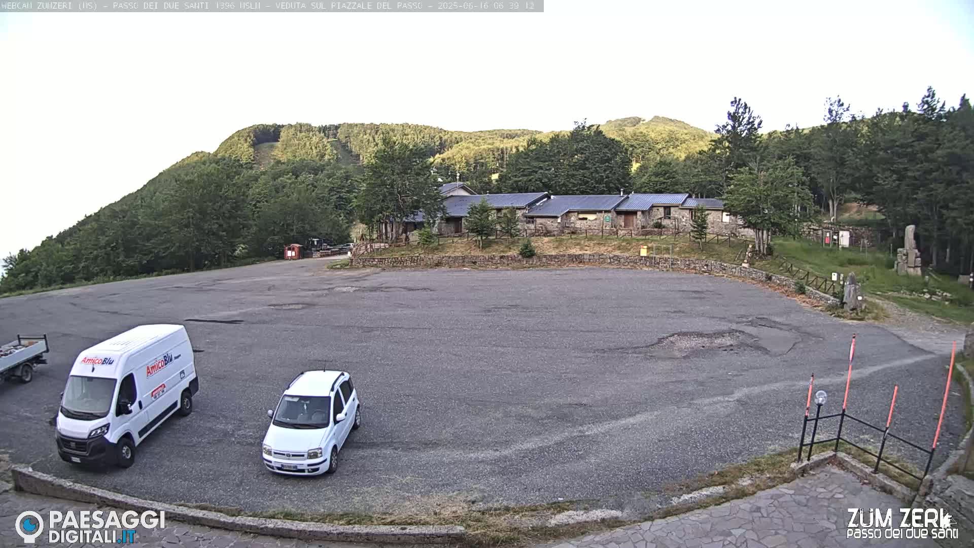  Zum Zeri Two Saints Pass in Lunigiana Live Cam - Massa & Carrara, Tuscany, Italy