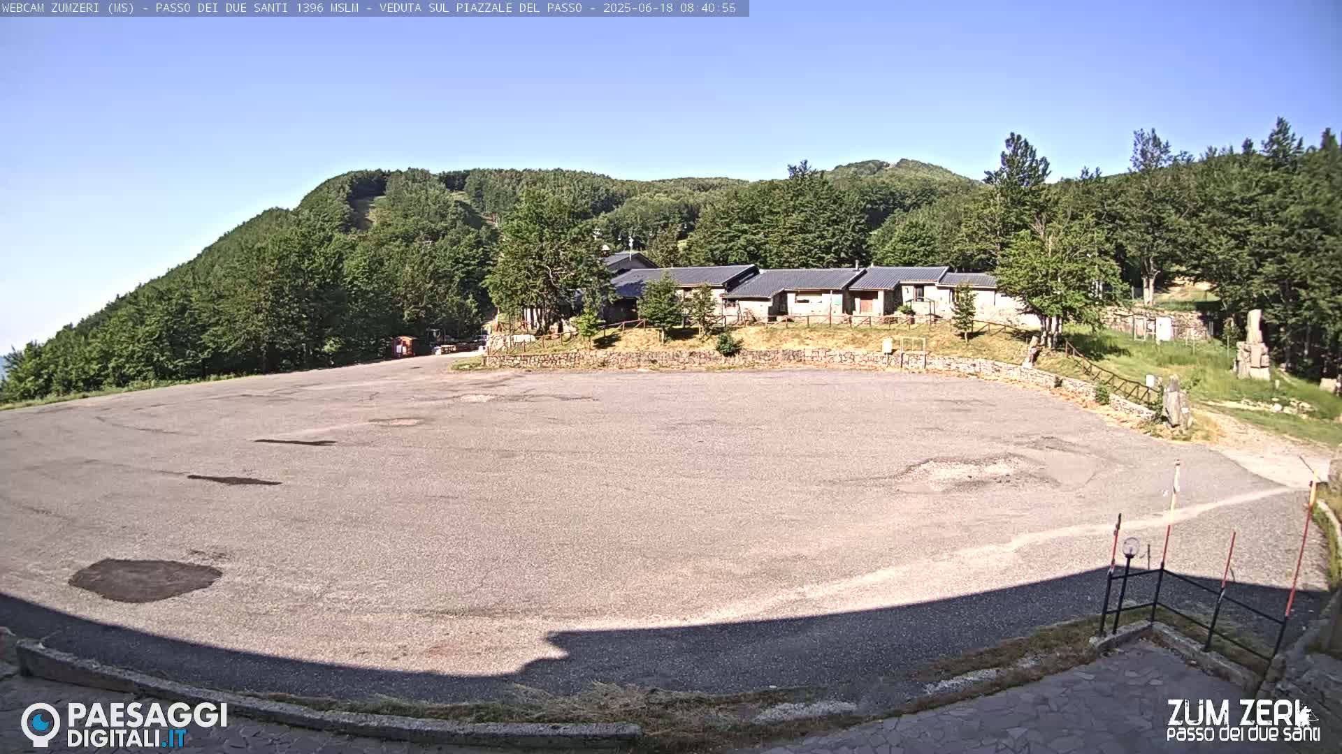  Zum Zeri Two Saints Pass in Lunigiana Live Cam - Massa & Carrara, Tuscany, Italy