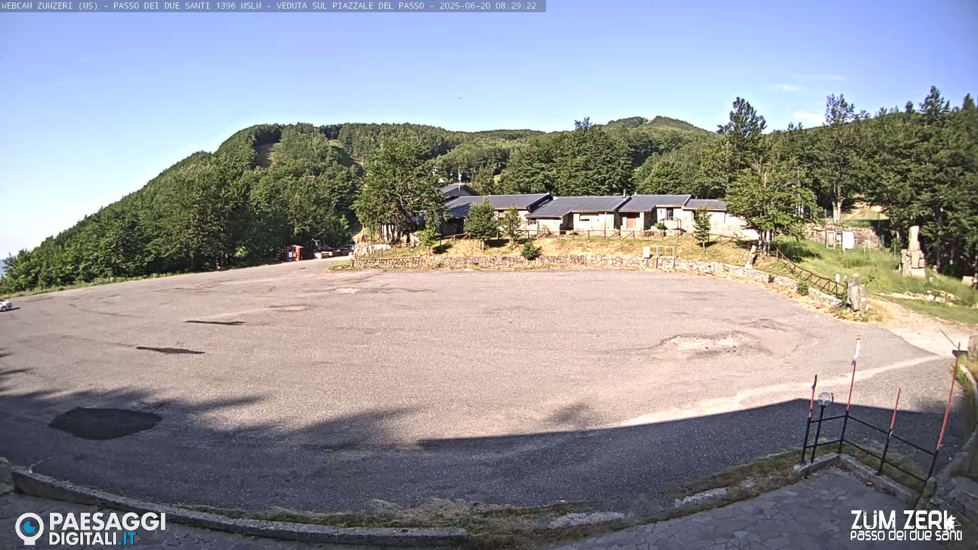  Zum Zeri Two Saints Pass in Lunigiana Live Cam - Massa & Carrara, Tuscany, Italy