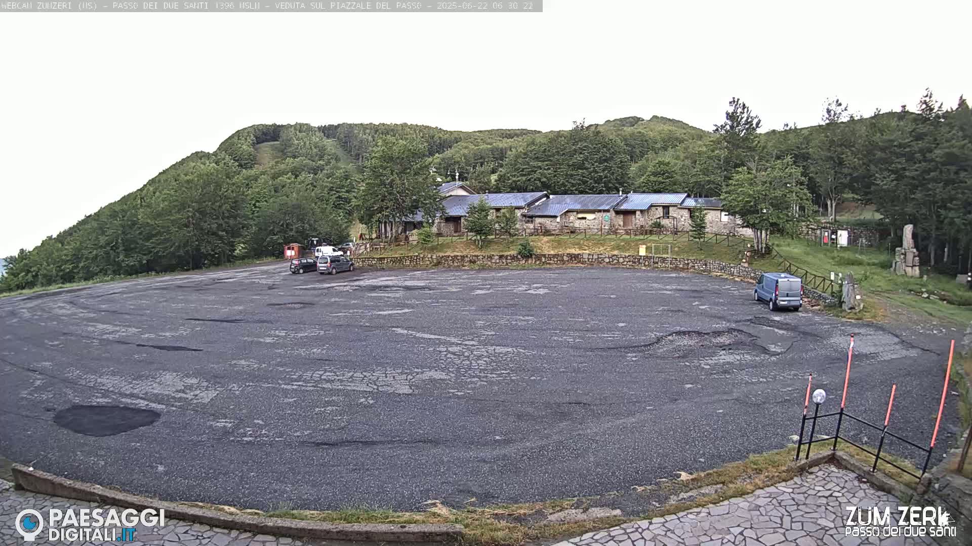  Zum Zeri Two Saints Pass in Lunigiana Live Cam - Massa & Carrara, Tuscany, Italy