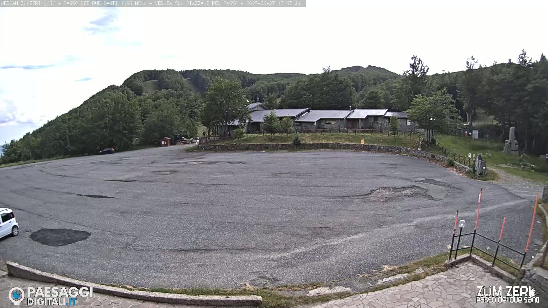  Zum Zeri Two Saints Pass in Lunigiana Live Cam - Massa & Carrara, Tuscany, Italy