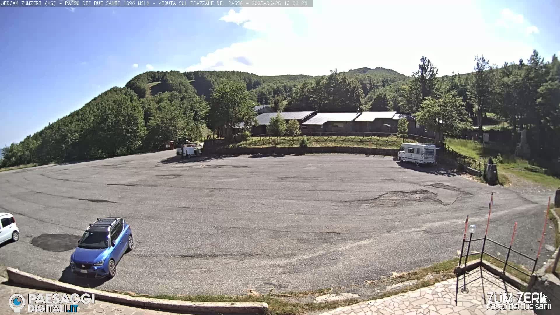  Zum Zeri Two Saints Pass in Lunigiana Live Cam - Massa & Carrara, Tuscany, Italy