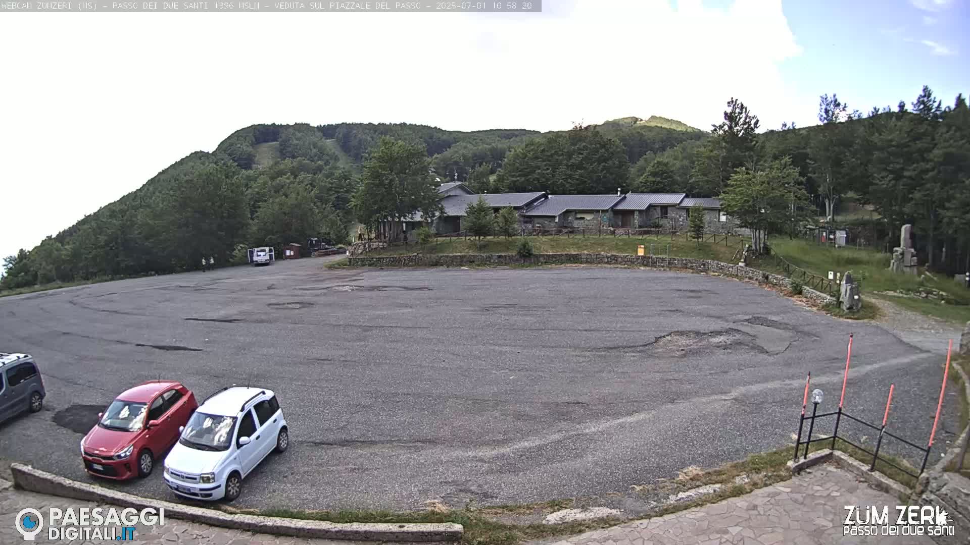  Zum Zeri Two Saints Pass in Lunigiana Live Cam - Massa & Carrara, Tuscany, Italy