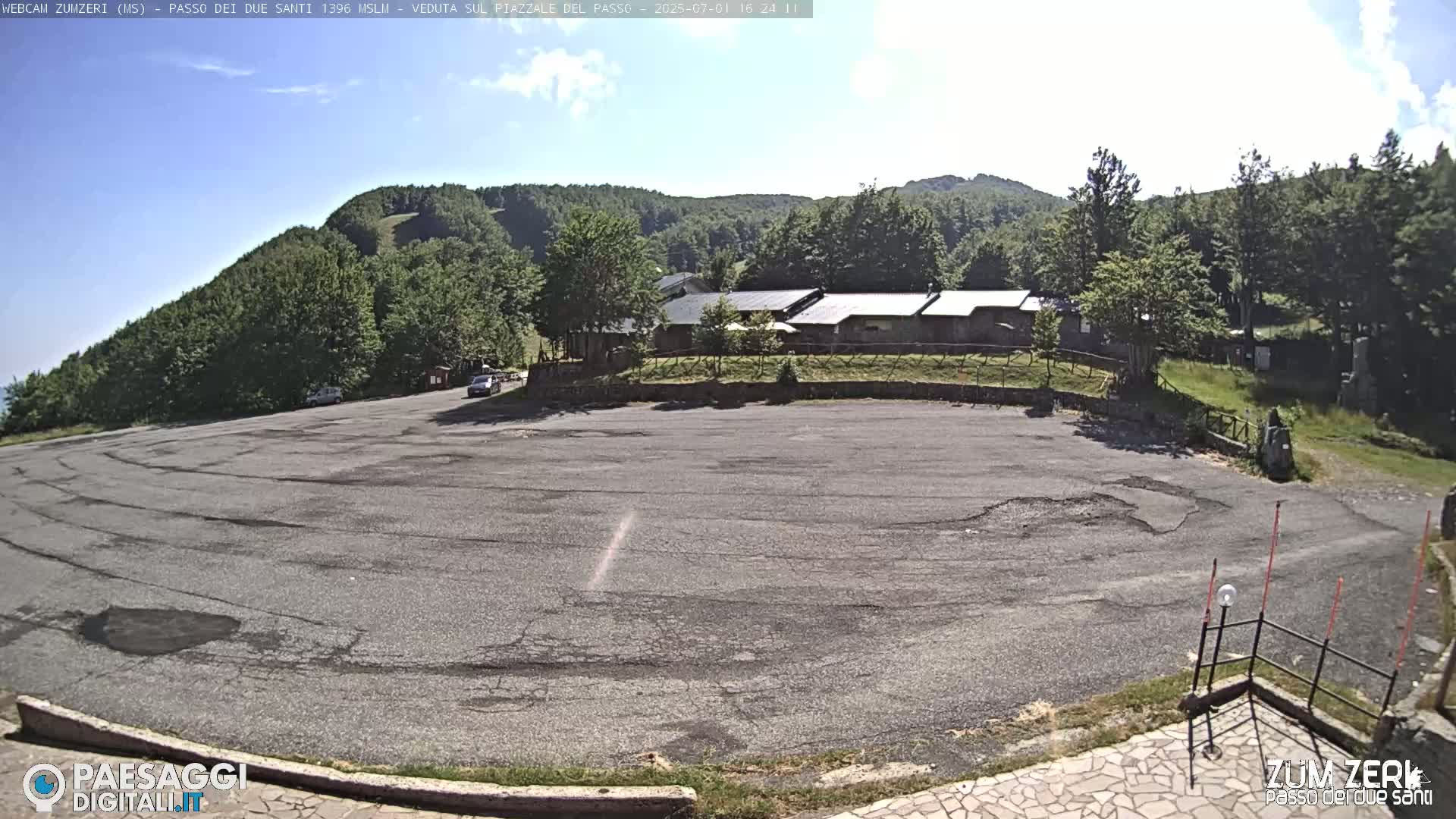 Zum Zeri Two Saints Pass in Lunigiana Live Cam - Massa & Carrara, Tuscany, Italy