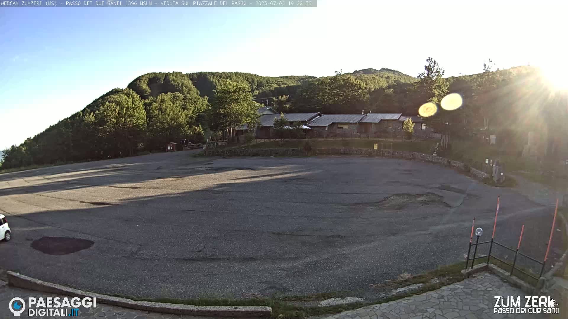  Zum Zeri Two Saints Pass in Lunigiana Live Cam - Massa & Carrara, Tuscany, Italy
