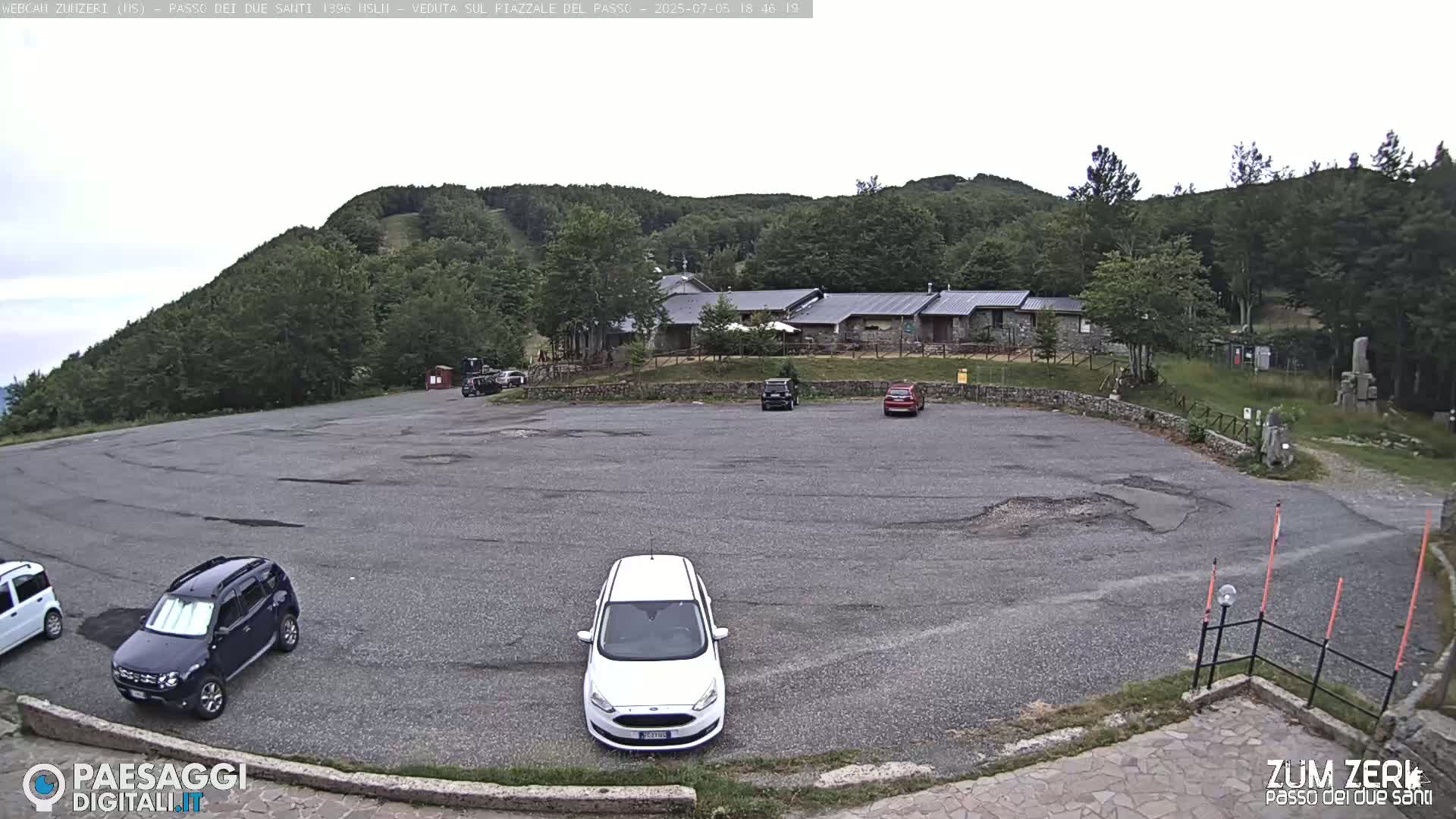  Zum Zeri Two Saints Pass in Lunigiana Live Cam - Massa & Carrara, Tuscany, Italy