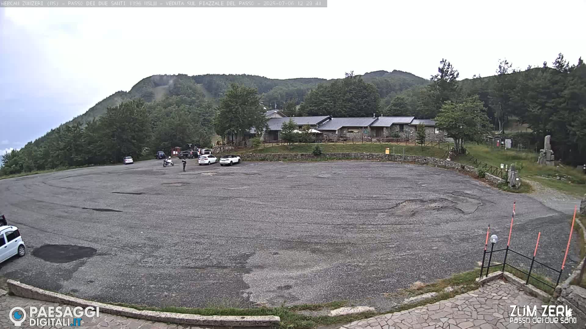  Zum Zeri Two Saints Pass in Lunigiana Live Cam - Massa & Carrara, Tuscany, Italy