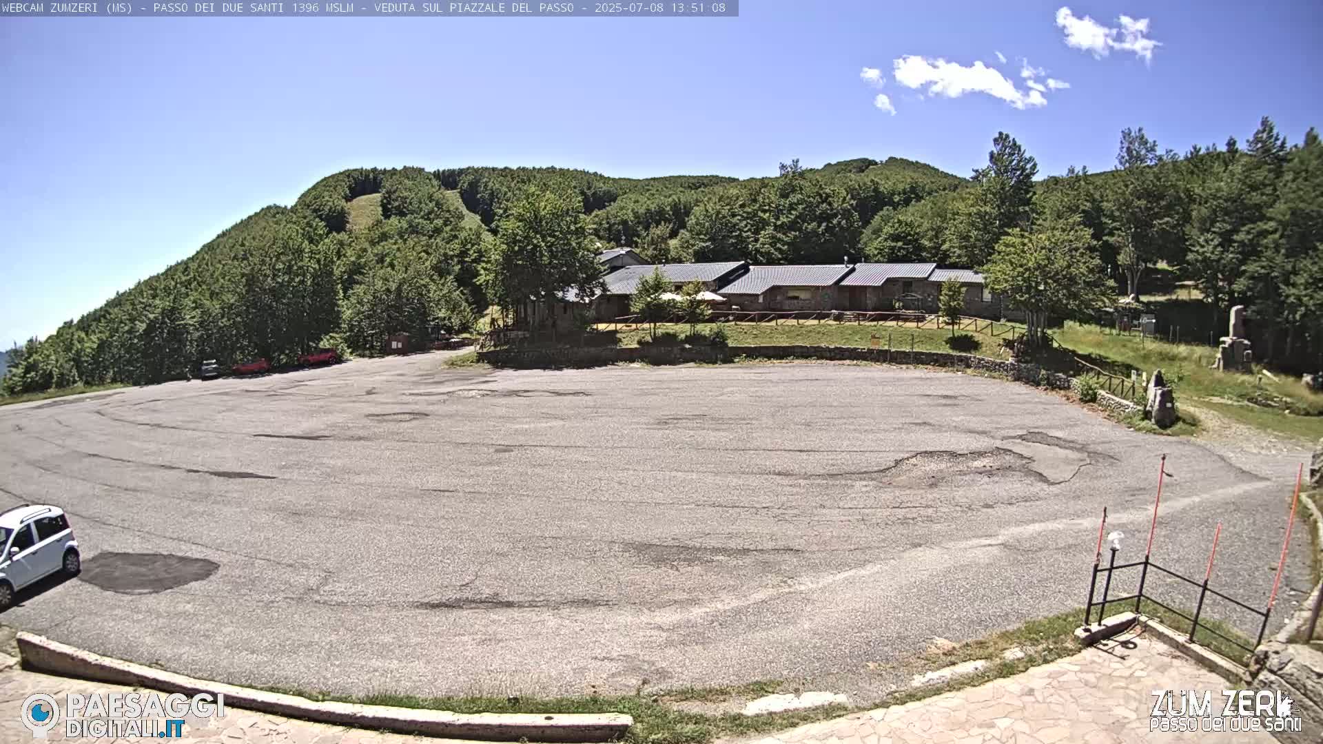  Zum Zeri Two Saints Pass in Lunigiana Live Cam - Massa & Carrara, Tuscany, Italy
