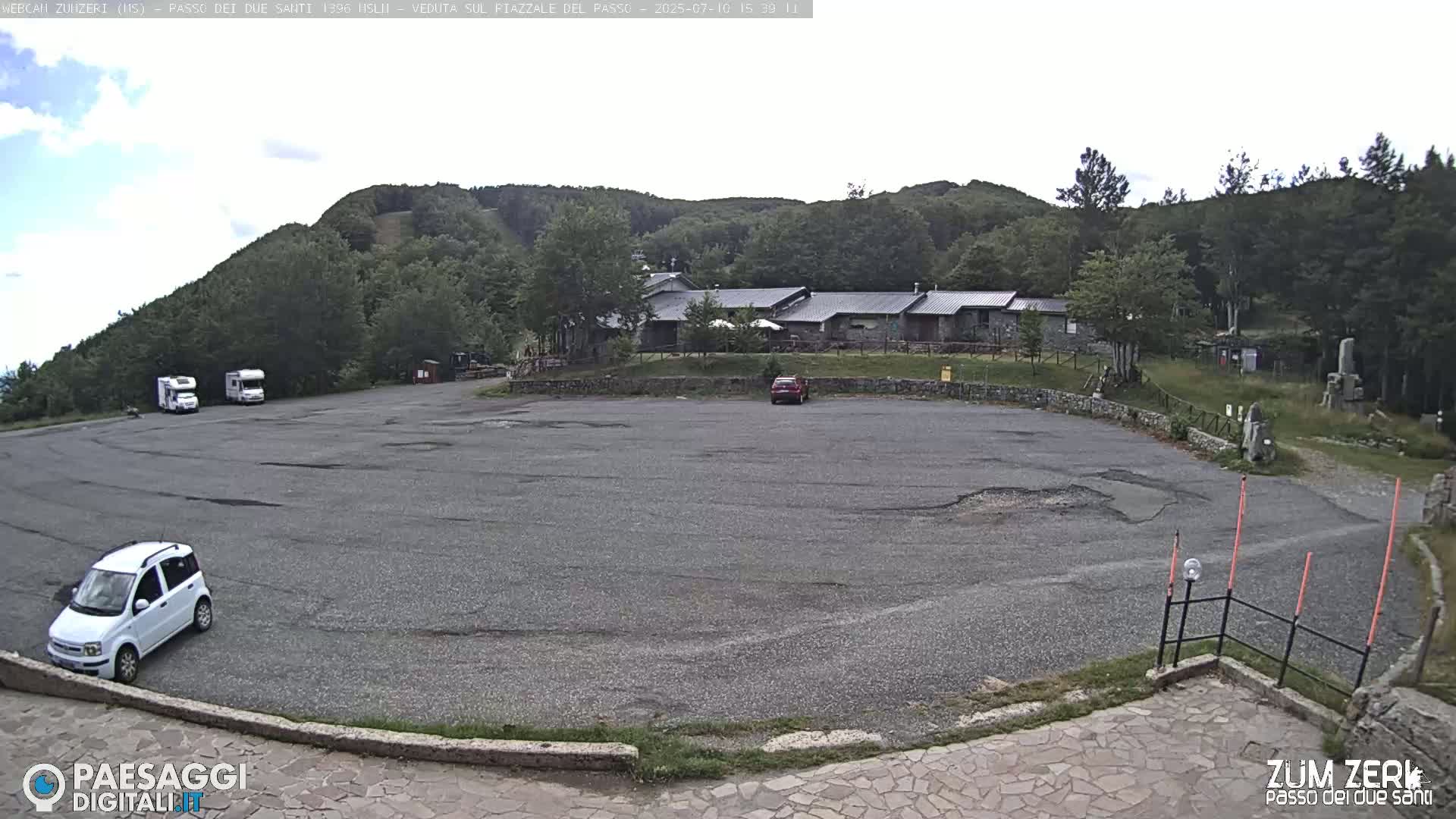  Zum Zeri Two Saints Pass in Lunigiana Live Cam - Massa & Carrara, Tuscany, Italy