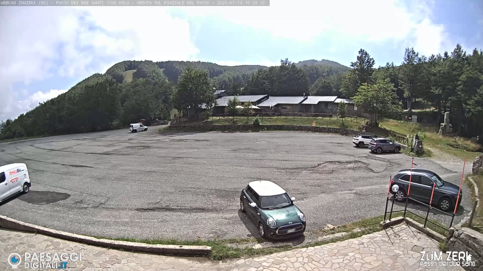  Zum Zeri Two Saints Pass in Lunigiana Live Cam - Massa & Carrara, Tuscany, Italy