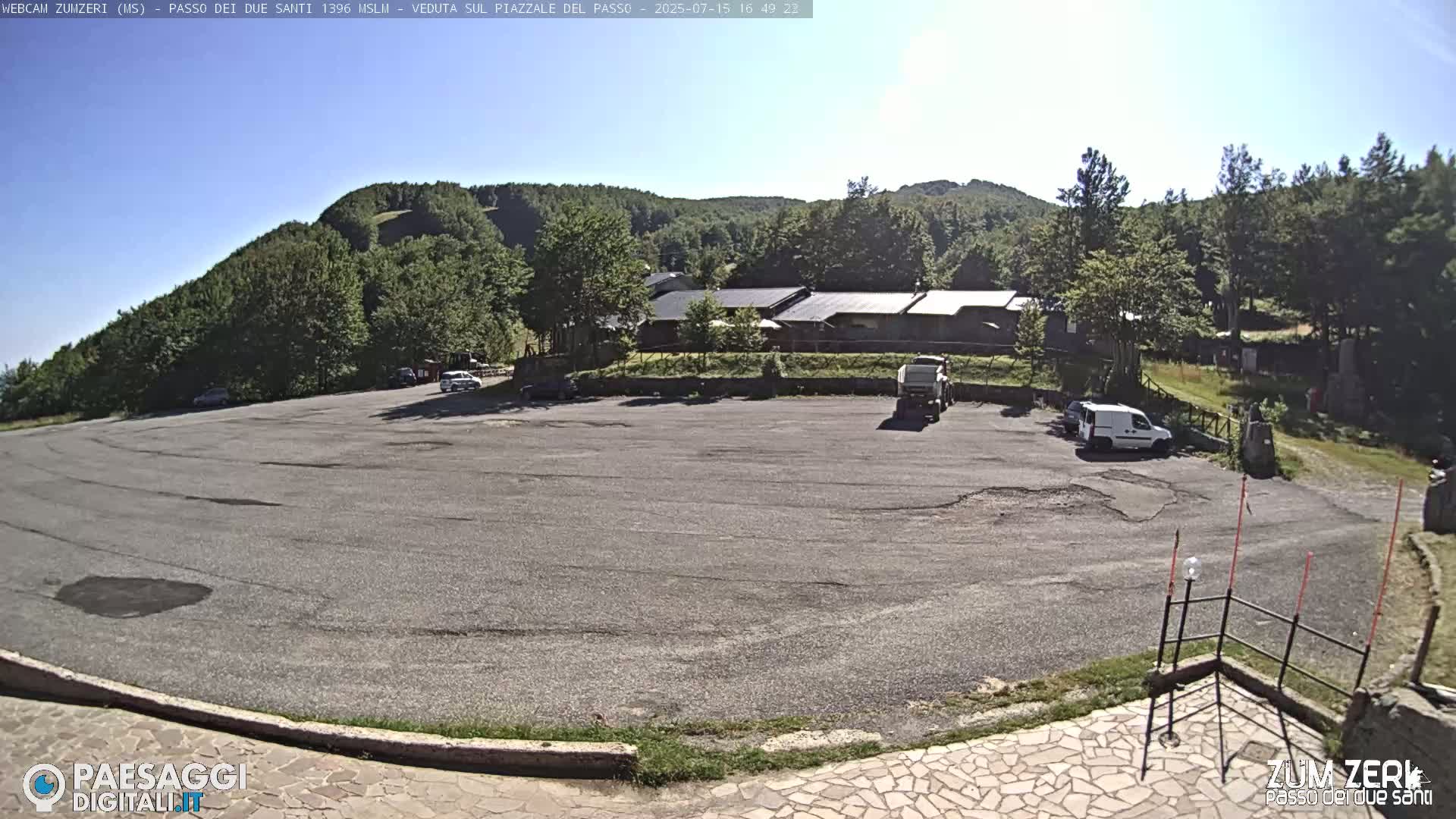  Zum Zeri Two Saints Pass in Lunigiana Live Cam - Massa & Carrara, Tuscany, Italy