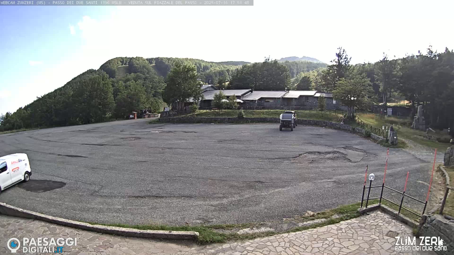  Zum Zeri Two Saints Pass in Lunigiana Live Cam - Massa & Carrara, Tuscany, Italy