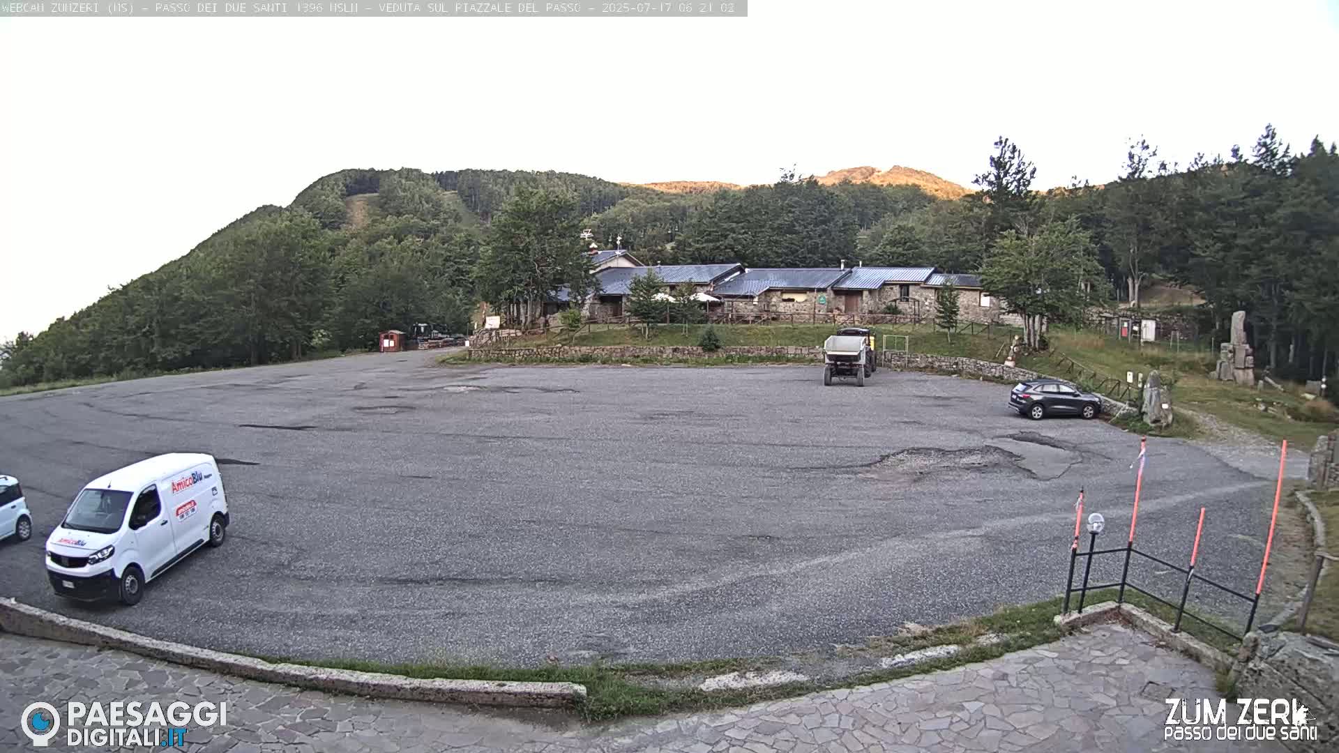  Zum Zeri Two Saints Pass in Lunigiana Live Cam - Massa & Carrara, Tuscany, Italy