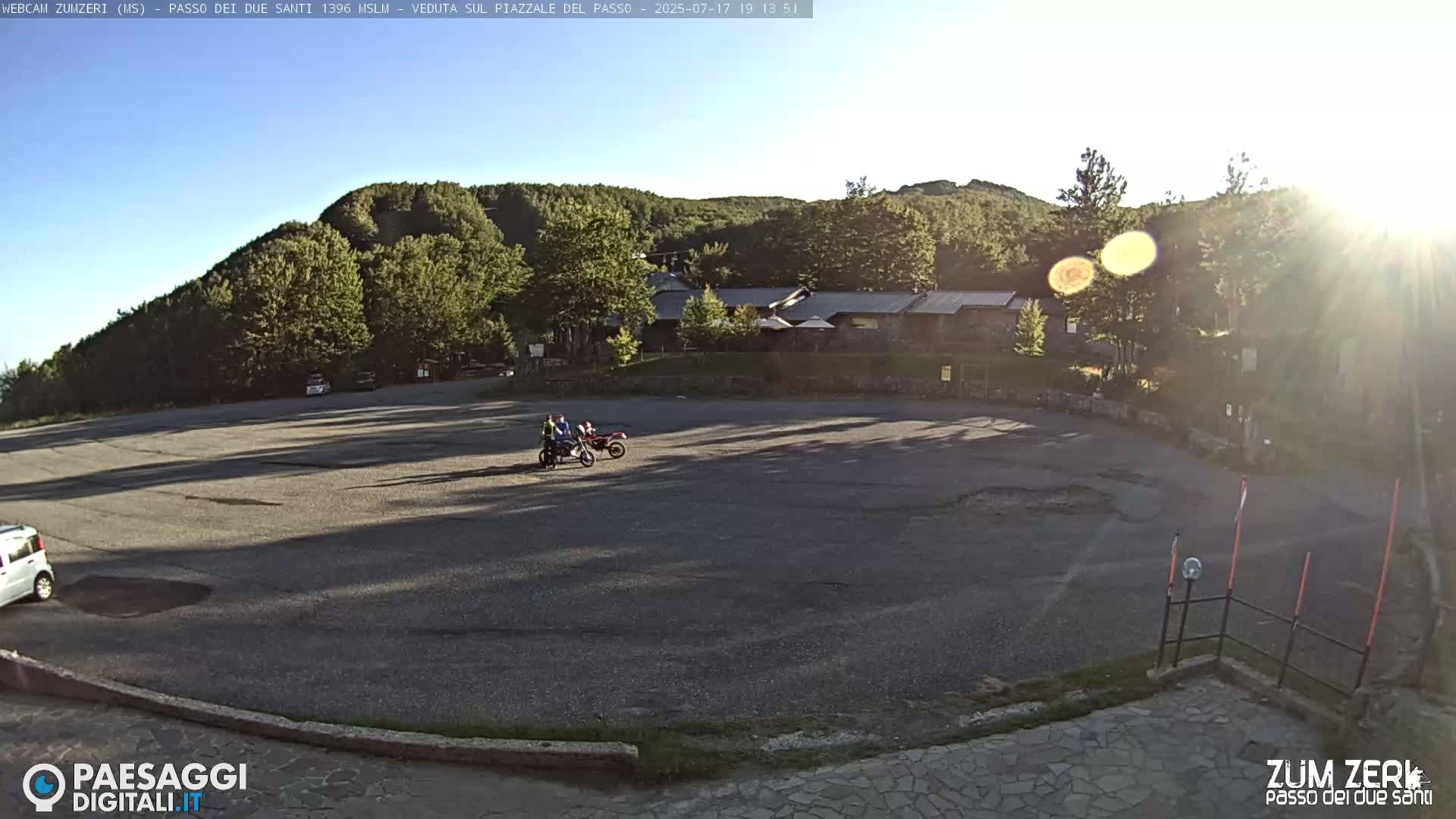  Zum Zeri Two Saints Pass in Lunigiana Live Cam - Massa & Carrara, Tuscany, Italy