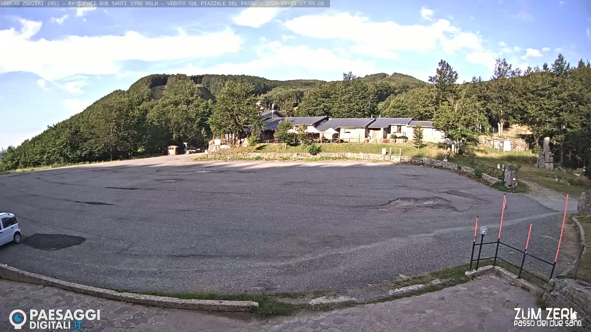  Zum Zeri Two Saints Pass in Lunigiana Live Cam - Massa & Carrara, Tuscany, Italy