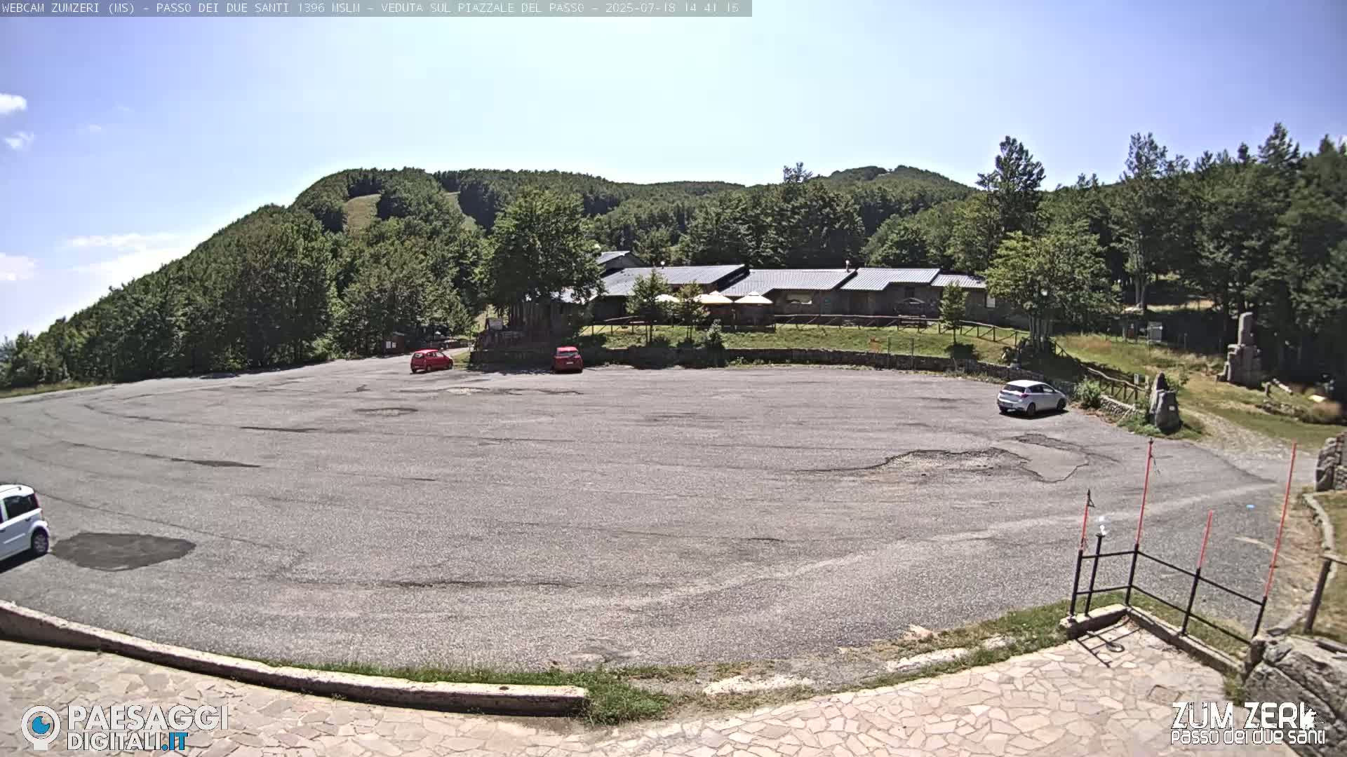  Zum Zeri Two Saints Pass in Lunigiana Live Cam - Massa & Carrara, Tuscany, Italy