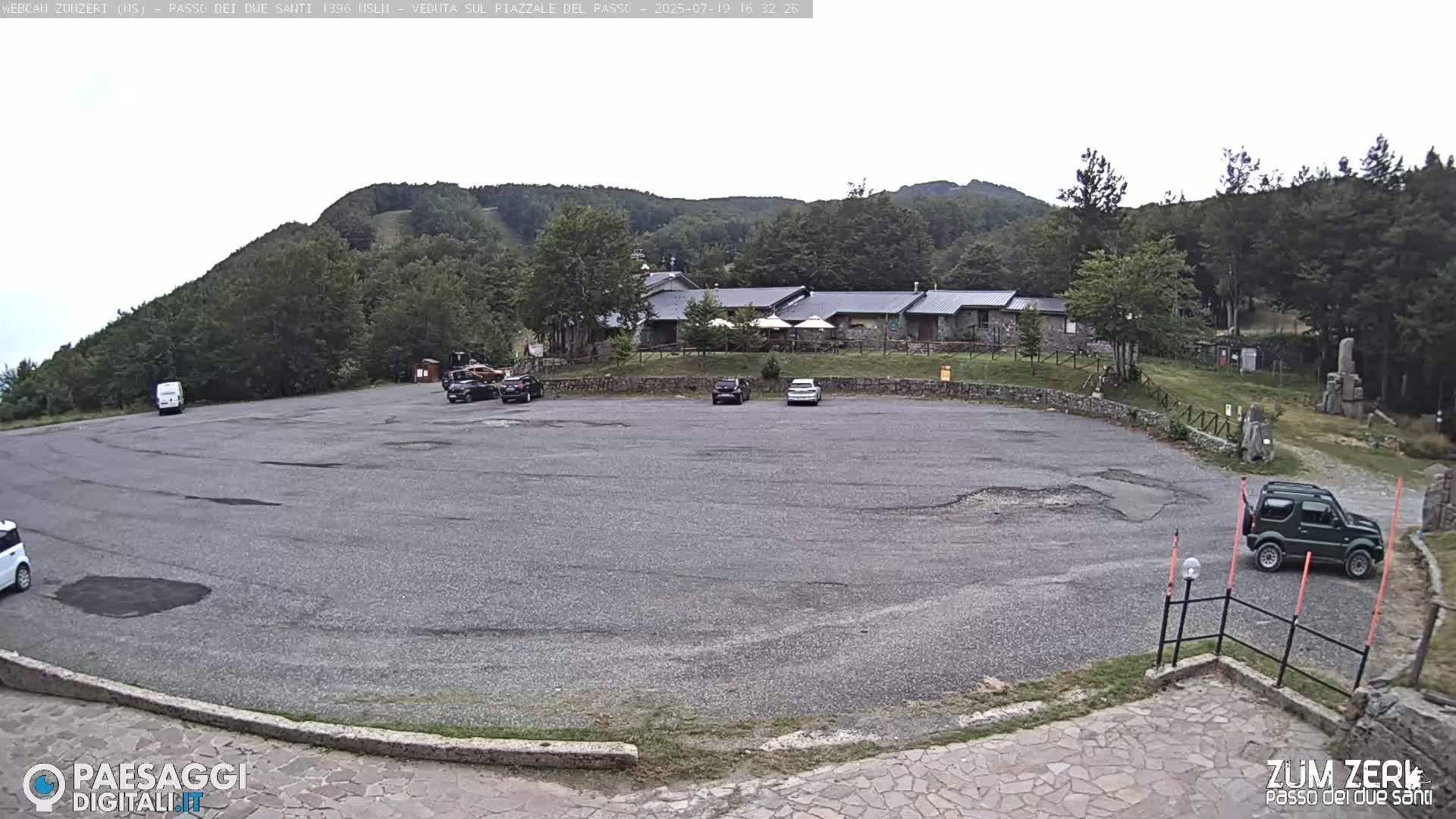  Zum Zeri Two Saints Pass in Lunigiana Live Cam - Massa & Carrara, Tuscany, Italy