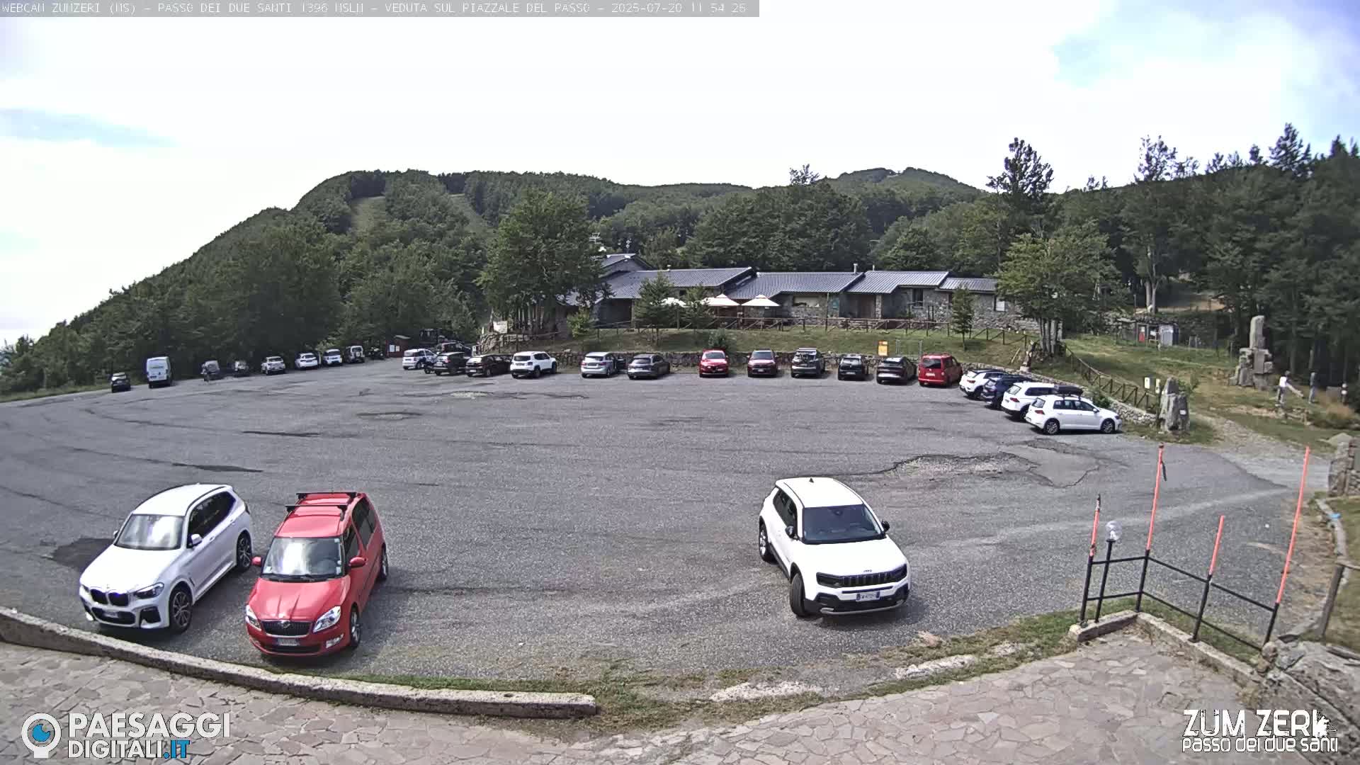  Zum Zeri Two Saints Pass in Lunigiana Live Cam - Massa & Carrara, Tuscany, Italy