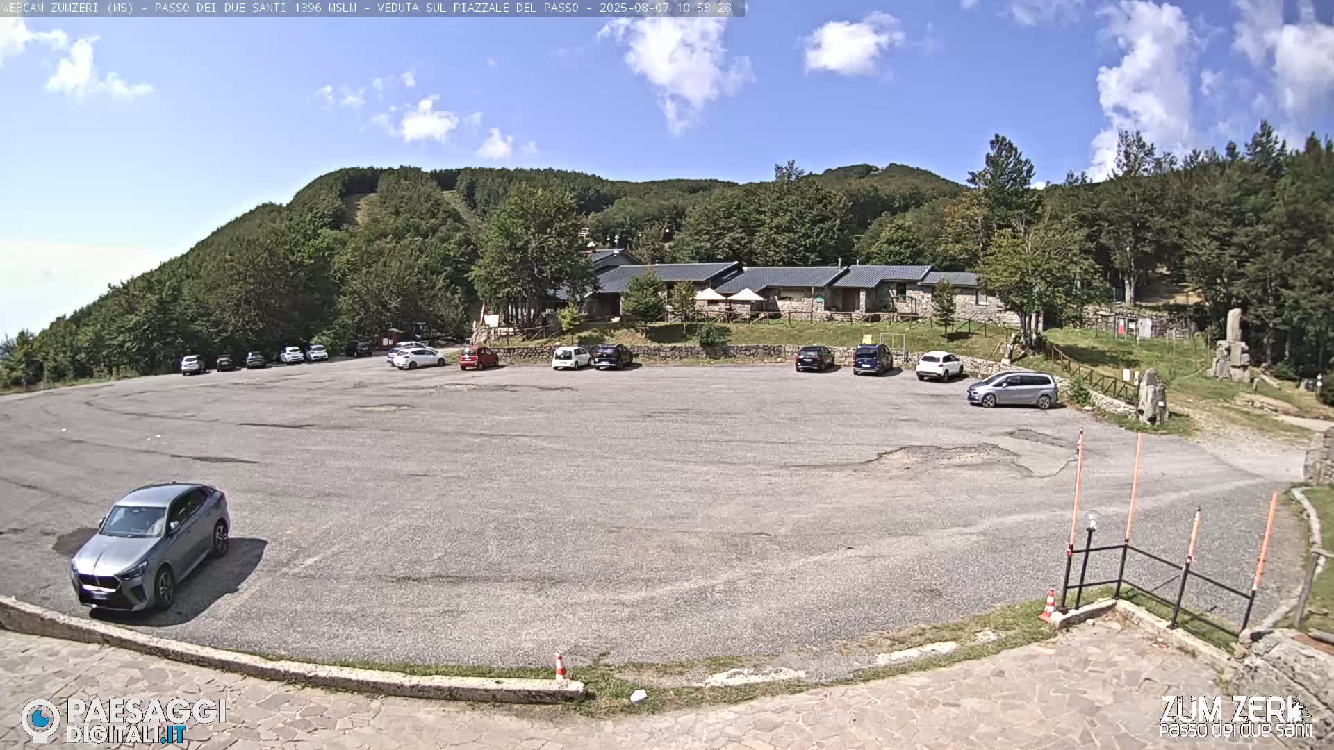  Zum Zeri Two Saints Pass in Lunigiana Live Cam - Massa & Carrara, Tuscany, Italy
