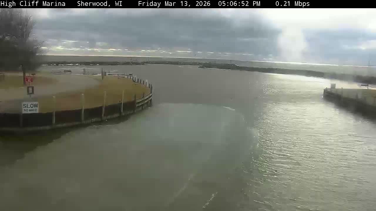 Sherwood, High Cliff Marina Live Cam - Sherwood, Calumet, Wisconsin, USA