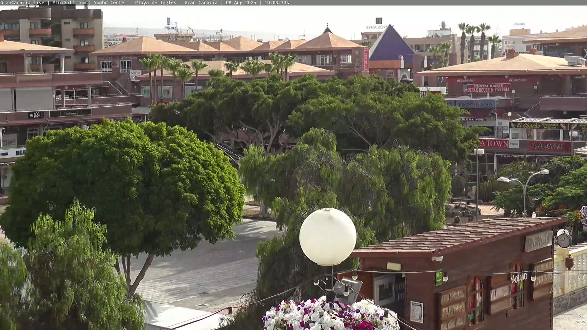Gran Canaria, Playa del Ingles City & Yumbo Centrum Shopping Mall Live Cam - Playa del Inglés, San Bartolomé de Tirajana, Gran Canaria, Canary Islands (Canarias), Spain
